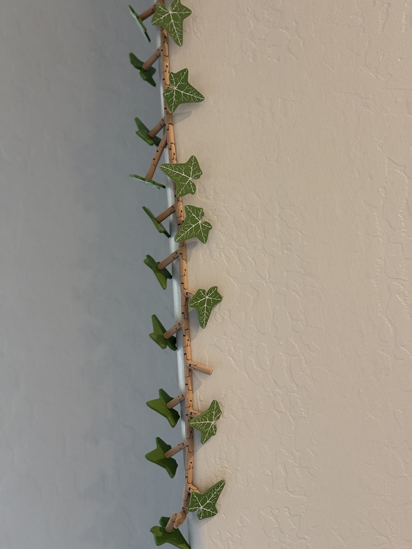 3D Printed Ivy Refrigerator Magnet – Unique Plant-Inspired Home Decor, Decorative Fridge Magnet