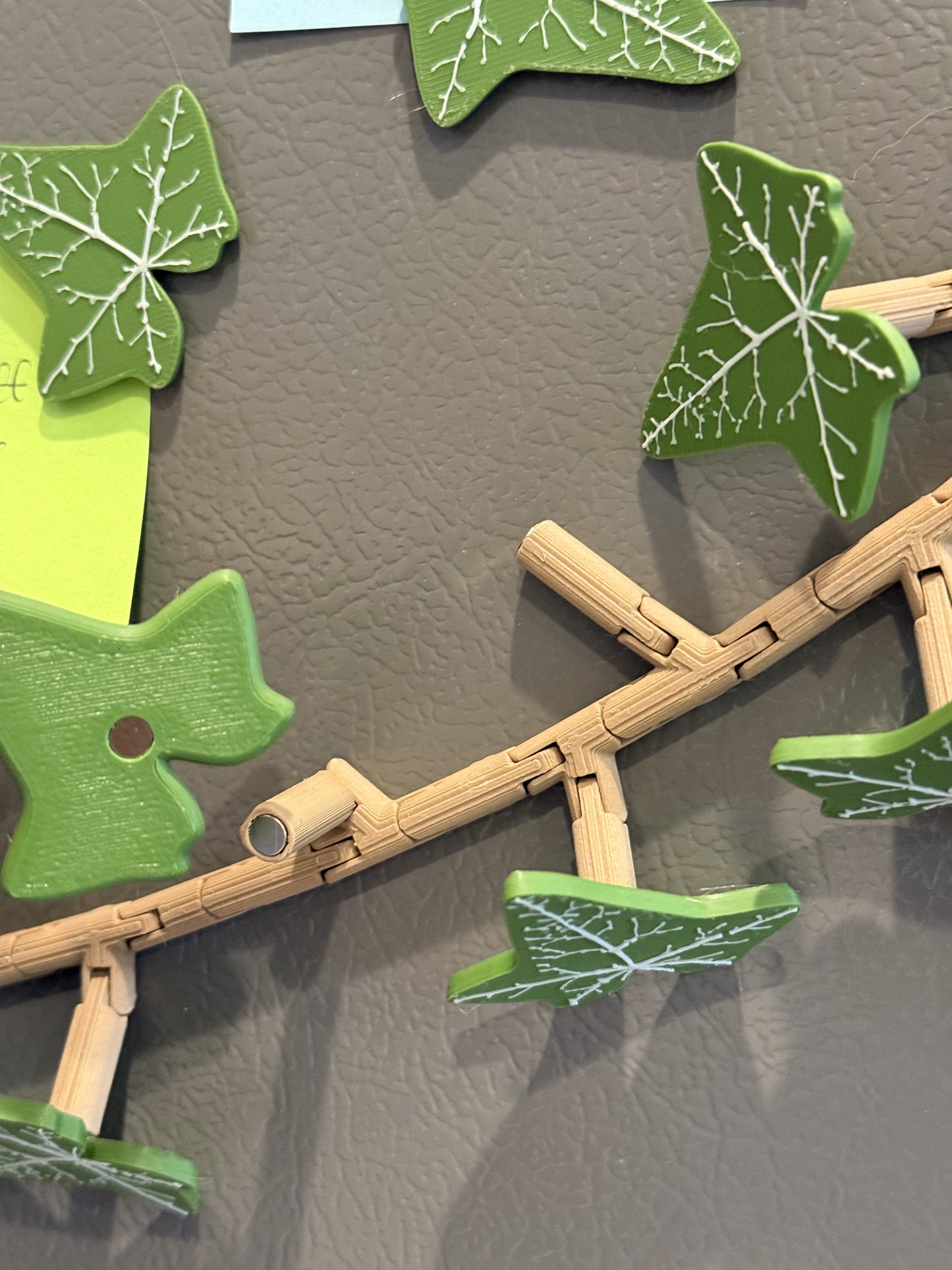 3D Printed Ivy Refrigerator Magnet – Unique Plant-Inspired Home Decor, Decorative Fridge Magnet