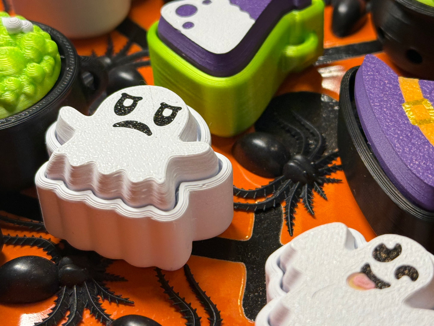 Halloween Mystery Fidget Clicker Pack – Spooky, Satisfying, and So Much Fun! 🎃👻