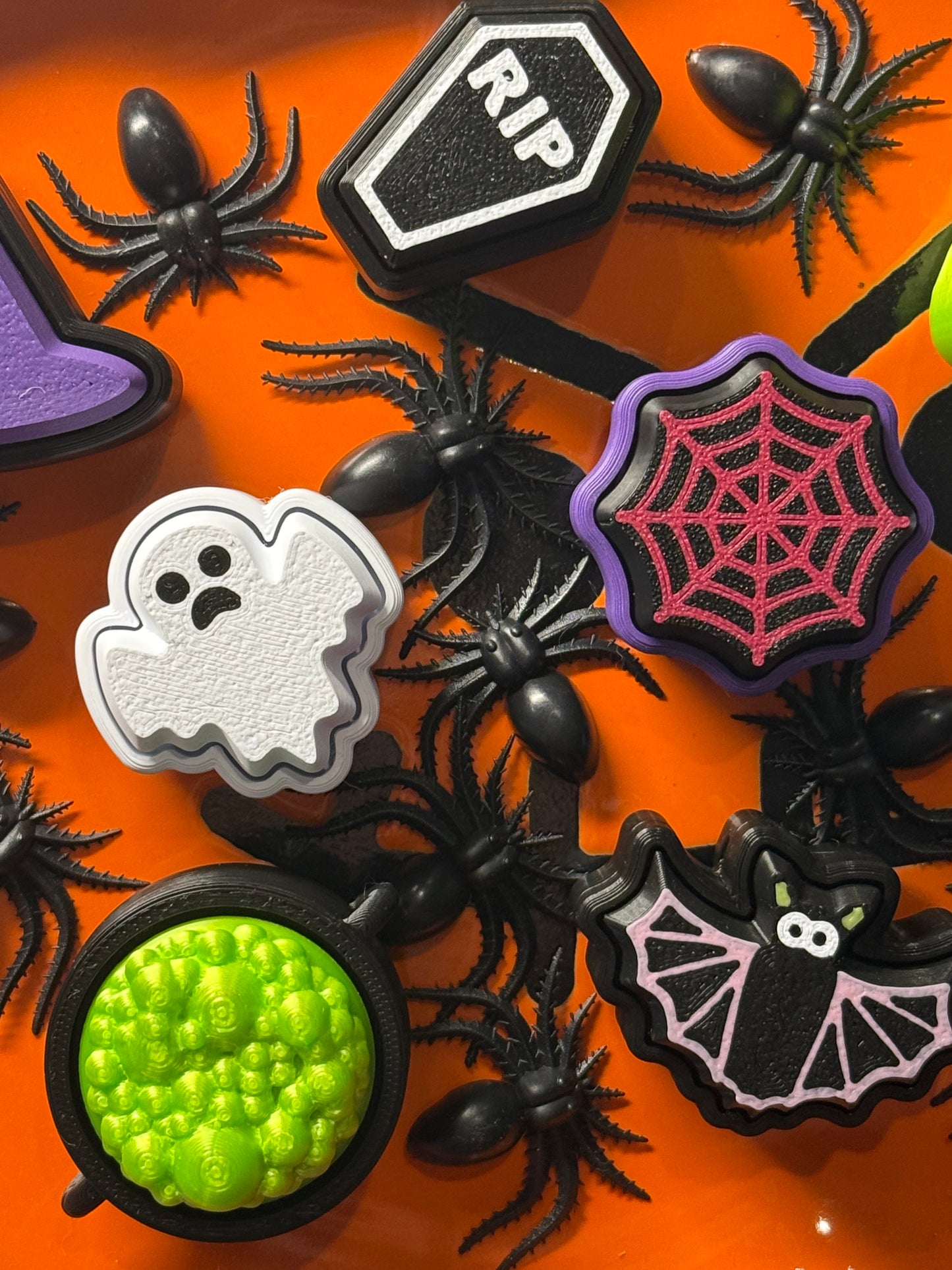 Halloween Mystery Fidget Clicker Pack – Spooky, Satisfying, and So Much Fun! 🎃👻