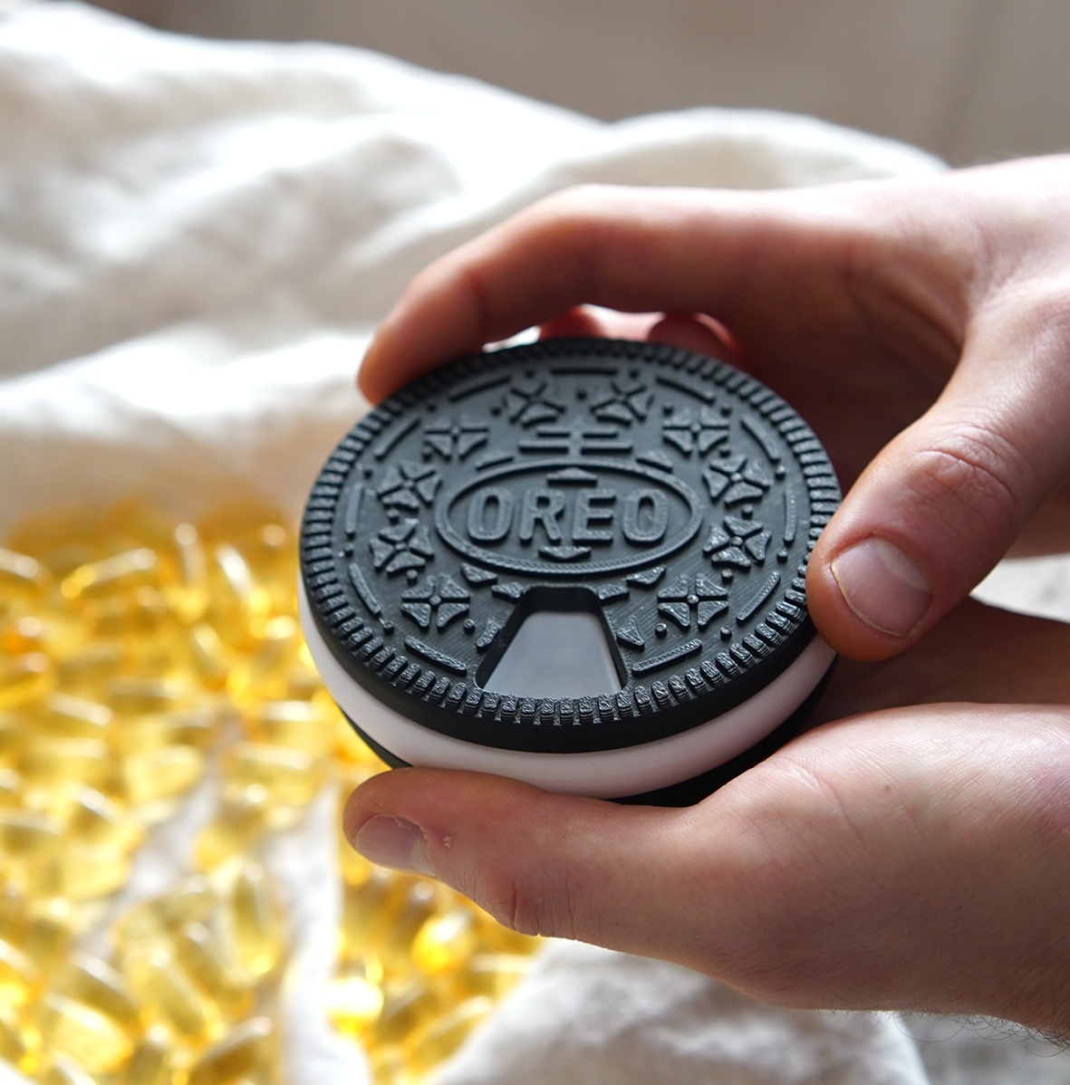 Oreo-Style Pill Organizer Fidget – Sweet, Soothing, and Smart! 🍪💊