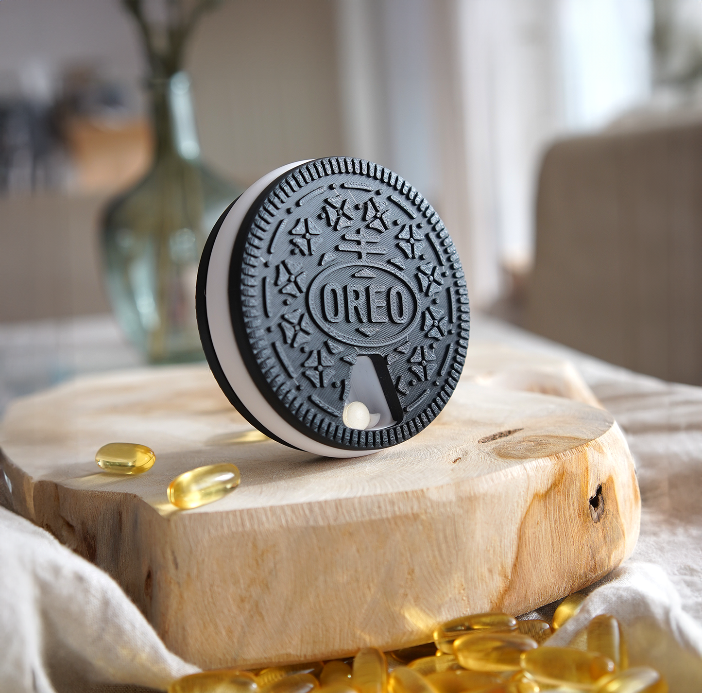 Oreo-Style Pill Organizer Fidget – Sweet, Soothing, and Smart! 🍪💊